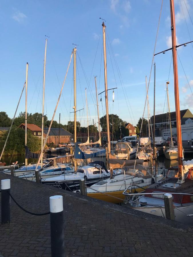 B&B Logeren Bij De Burgemeester Stad aan 't Haringvliet Exteriér fotografie